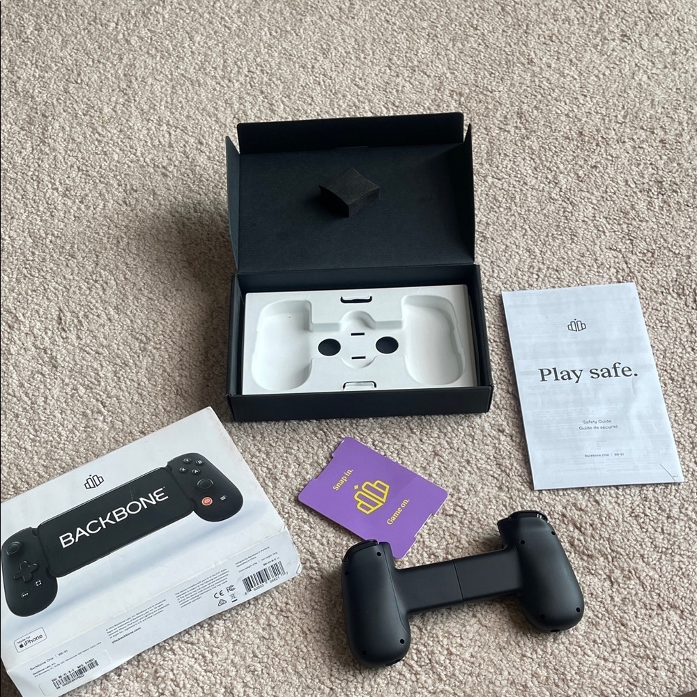 NWT Backbone Black Mobile Gaming Controller - Picture 4 of 7